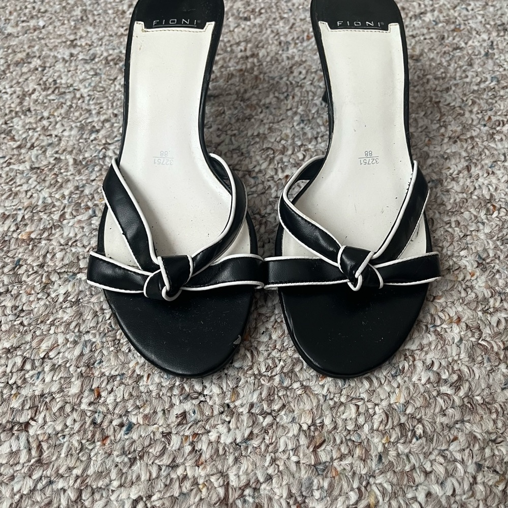 FIONI Clothing Black and White Women's Sandals